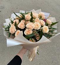 Букет Кремовые розы Латте в ЗАТО Солнечном