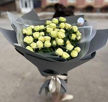 Букет Белые кустовые розы Солинеро в ЗАТО Солнечном